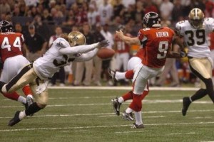 STAFF PHOTO BY MICHAEL DeMOCKER Saints vs. Falcons in the Louisiana Superdome Monday. Sept. 25, 2006 Steve Gleason blocks this punt which the Saints ran in for the first score of the game. https://goo.gl/images/BY25af